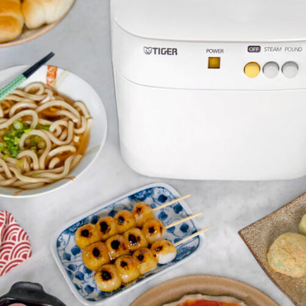 Tiger Electric 10-Cup Mochi Maker SMJ-B18U (1.8L / 61oz) – Made in Japan – Steams & Pounds in One Machine