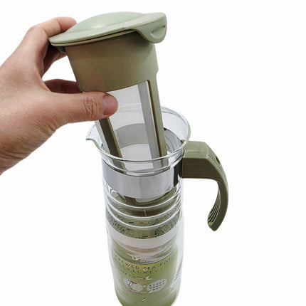 Hario Cold Brew Tea Pot (1.2L / 40.6 oz) – Heatproof Glass Cold Brew Pitcher with Fine Mesh Strainer – Made in Japan