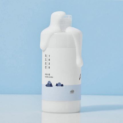 ROUND LAB 1025 Dokdo Lotion – Lightweight Deep Hydration Moisturizer with Triple Hyaluronic Acid (200ml / 6.76 fl oz) - Made in Korea