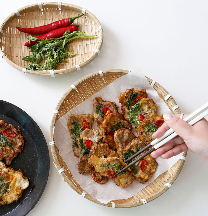 Home Art Round Bamboo Wicker Trays - 3 Sizes - 25cm (9.8") / 30cm (11.8") / 35cm (13.8")